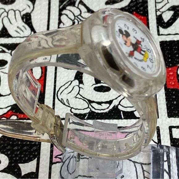 Vintage 70s Bradley x Disney Clear Acrylic Mickey Mouse Bubble Watch Manual Wind - Picture 7 of 17